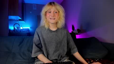 Snapshot of gregory_byyrd chatting on 12.22.24 Greg-independent model online show from 12.22.24