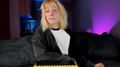 Snapshot of gregory_byyrd chatting on 01.20.25 Greg-independent model online show from 01.20.25