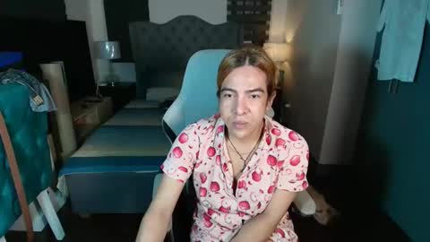 Snapshot of greta_v chatting on 09.22.25 greta_v online show from 09.22.25