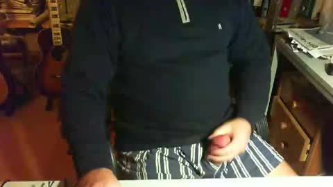 Snapshot of greyhounddog chatting on 01.11.25 greyhounddog online show from 01.11.25