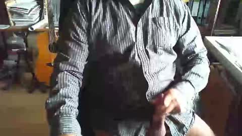 Snapshot of greyhounddog chatting on 10.10.25 greyhounddog online show from 10.10.25