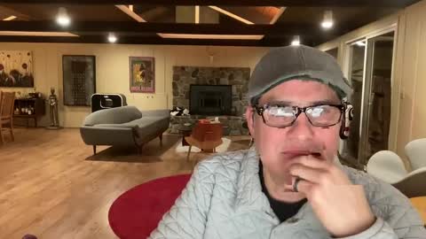 Snapshot of groovycouvie chatting on 02.01.25 groovycouvie online show from 02.01.25