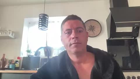 Snapshot of guil0 chatting on 09.12.25 guil0 online show from 09.12.25