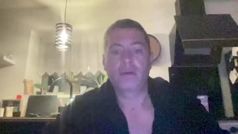 Snapshot of guil0 chatting on 09.20.25 guil0 online show from 09.20.25