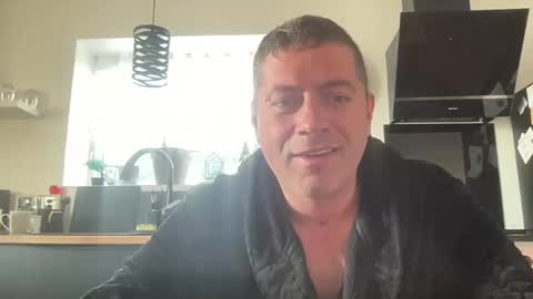 Snapshot of guil0 chatting on 09.22.25 guil0 online show from 09.22.25
