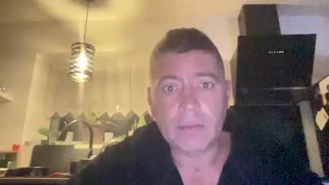 Snapshot of guil0 chatting on 09.27.25 guil0 online show from 09.27.25