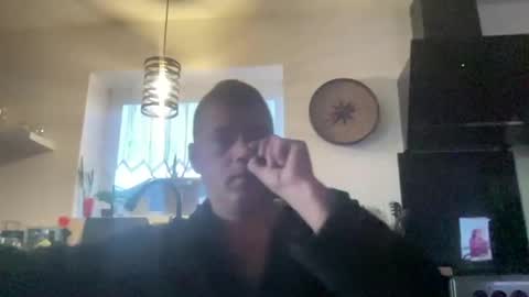 Snapshot of guil0 chatting on 10.05.25 guil0 online show from 10.05.25