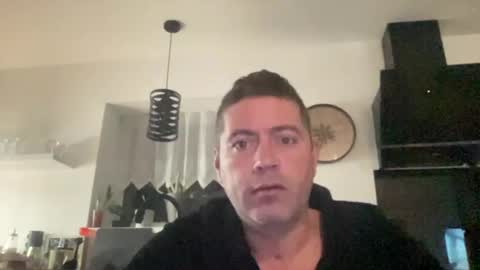 Snapshot of guil0 chatting on 10.14.25 guil0 online show from 10.14.25