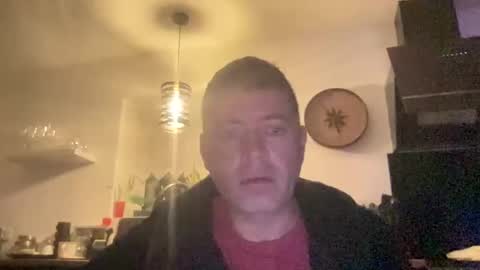 Snapshot of guil0 chatting on 10.16.25 guil0 online show from 10.16.25