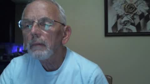 Snapshot of gulfcoast1952 chatting on 12.08.24 Roy online show from 12.08.24