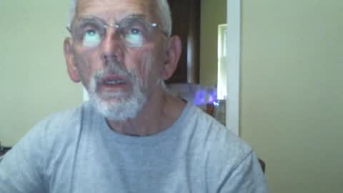 Snapshot of gulfcoast1952 chatting on 12.14.24 Roy online show from 12.14.24