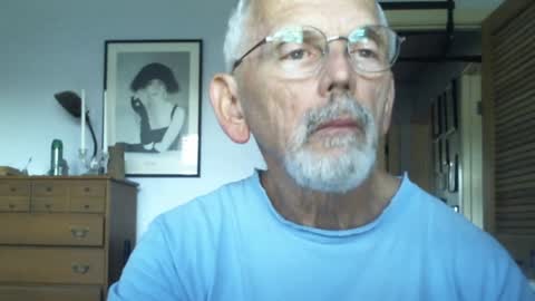 Snapshot of gulfcoast1952 chatting on 12.21.24 Roy online show from 12.21.24