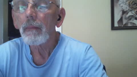 Snapshot of gulfcoast1952 chatting on 01.18.25 Roy online show from 01.18.25