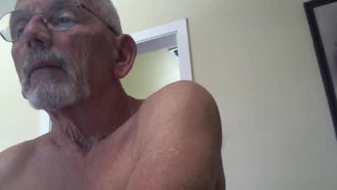 Snapshot of gulfcoast1952 chatting on 02.28.25 Roy online show from 02.28.25