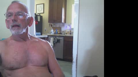 Snapshot of gulfcoast1952 chatting on 09.12.25 Roy online show from 09.12.25