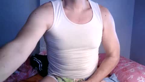 Snapshot of gusanito_enano chatting on 10.01.25 gusanito_enano online show from 10.01.25