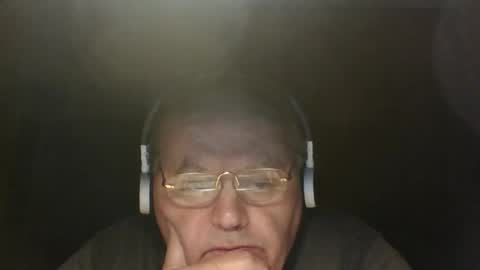 Snapshot of guyboy73 chatting on 09.17.25 guyboy73 online show from 09.17.25