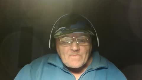 Snapshot of guyboy73 chatting on 09.29.25 guyboy73 online show from 09.29.25