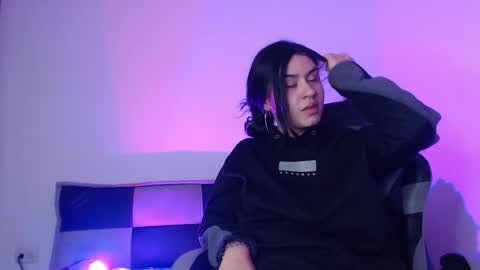 gwenhazel online show from 11.26.25