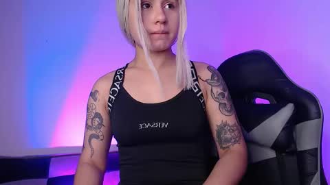 gwenhazel online show from 12.04.25