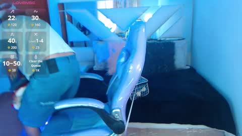 gyal_8_ online show from 10.24.25