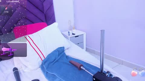 haileystonei online show from 01.18.25