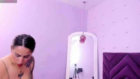 haileystonei online show from 02.10.25