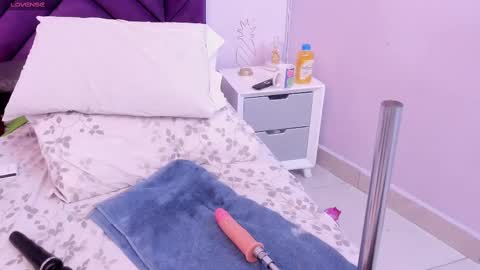 haileystonei online show from 03.08.25