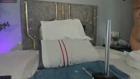 haileystonei online show from 09.11.25