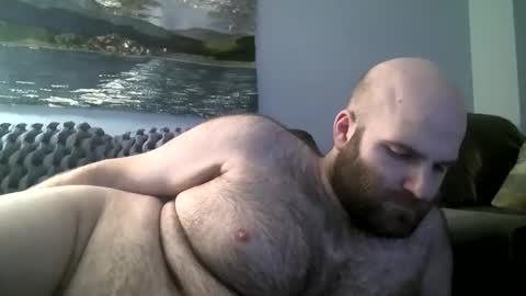 Snapshot of hairiestbear chatting on 01.12.25 Hairiest Bear online show from 01.12.25