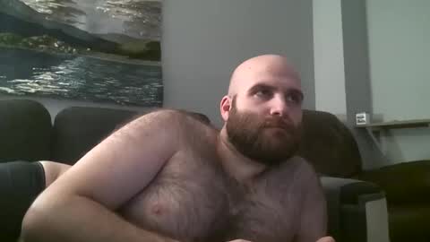 Snapshot of hairiestbear chatting on 01.25.25 Hairiest Bear online show from 01.25.25