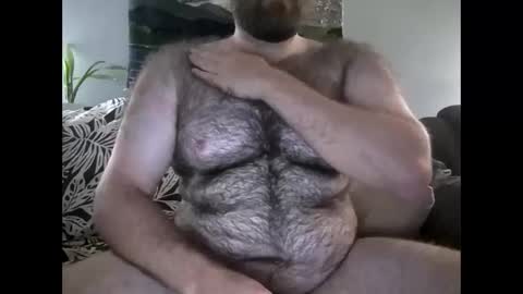 Snapshot of hairiestbear chatting on 09.29.25 Hairiest Bear online show from 09.29.25