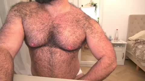 Snapshot of hairyinstinct chatting on 02.19.25 hairyinstinct online show from 02.19.25