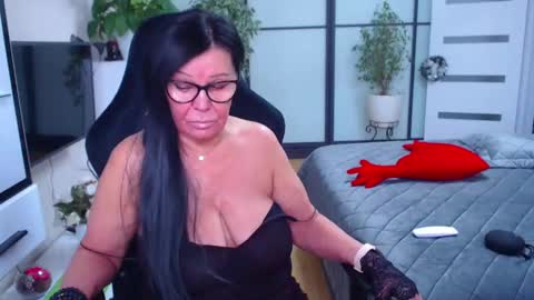 Snapshot of hairypussygranny chatting on 01.20.25 Monika online show from 01.20.25