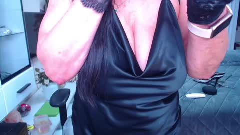 Snapshot of hairypussygranny chatting on 02.09.25 Monika online show from 02.09.25