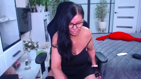 Snapshot of hairypussygranny chatting on 02.23.25 Monika online show from 02.23.25