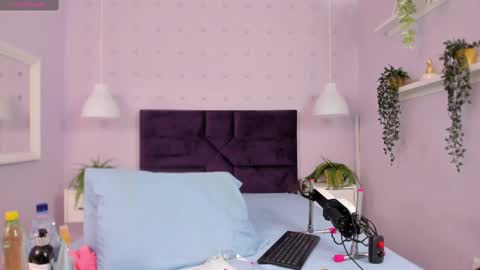 Snapshot of hanaahquinn chatting on 10.16.25 hanaahquinn online show from 10.16.25