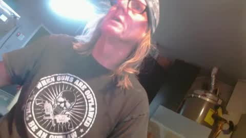 Snapshot of handyman5303 chatting on 02.16.25 Handystudman online show from 02.16.25