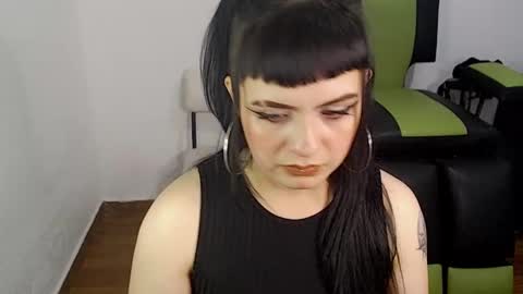 Snapshot of hanna99moon chatting on 12.21.24 JUANA online show from 12.21.24