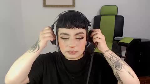 Snapshot of hanna99moon chatting on 01.04.25 JUANA online show from 01.04.25