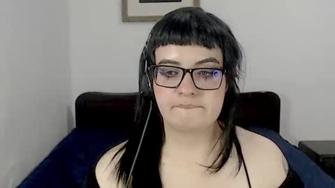 Snapshot of hanna99moon chatting on 09.17.25 JUANA online show from 09.17.25