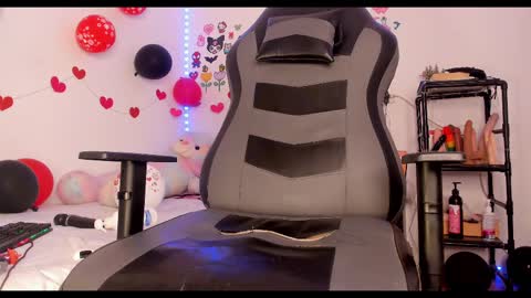 Snapshot of hanna_weist1 chatting on 02.16.25 Akane Tendo online show from 02.16.25