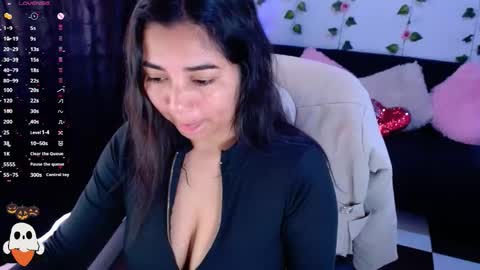 Snapshot of hannaagt chatting on 10.17.25 hannaagt online show from 10.17.25