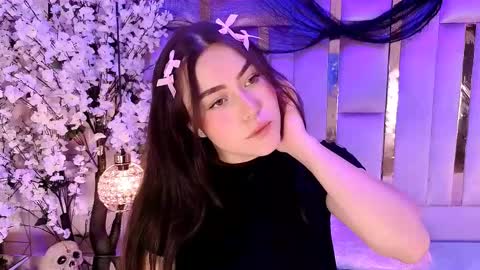 hannacollins_2 online show from 11.10.25