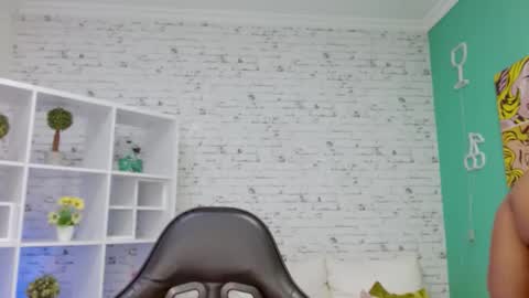 Hannah  online show from 11.23.25