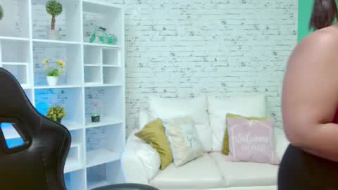 Hannah  online show from 12.02.25