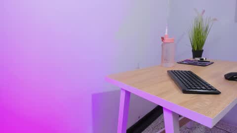 Snapshot of hannah_martinez_ chatting on 10.09.25 Maira online show from 10.09.25