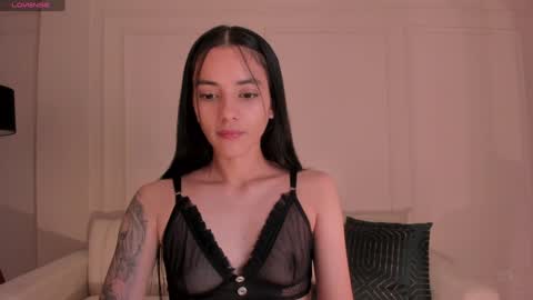Snapshot of hannahjamesx chatting on 01.12.25 HANNAH J online show from 01.12.25