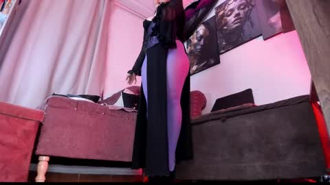 Snapshot of hannalicious4u chatting on 02.13.25 FOLLOW ME INTA MOONXMAFE online show from 02.13.25