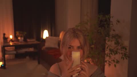 Snapshot of hannasthesia chatting on 01.13.25 Hanna online show from 01.13.25